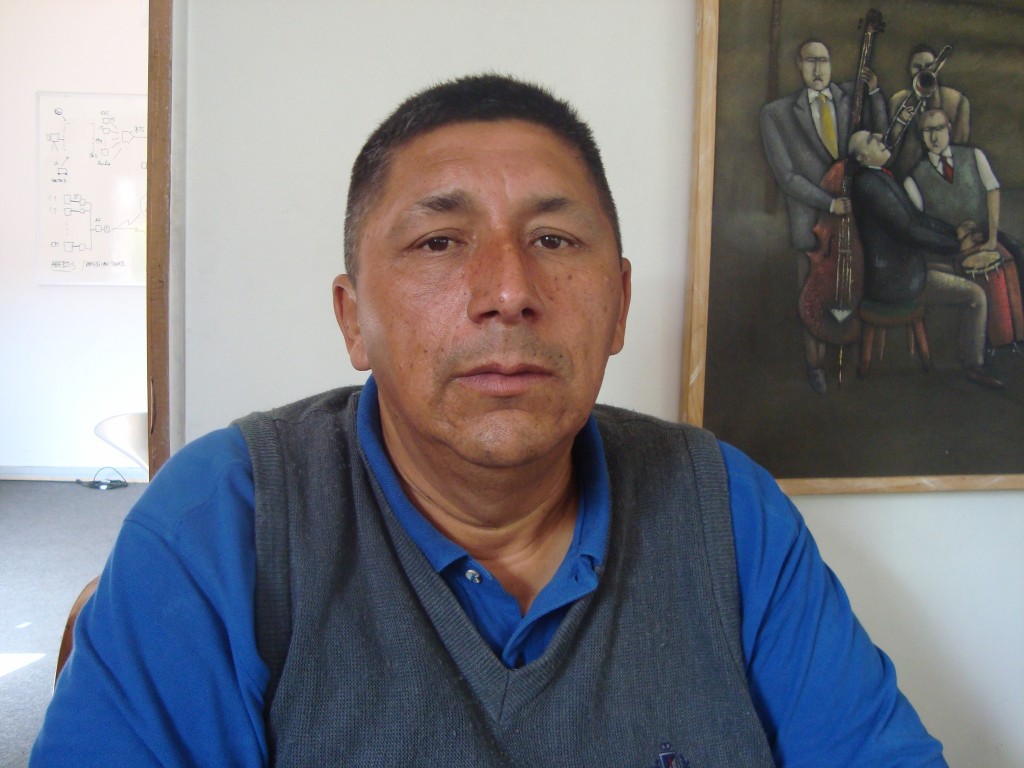 Vinicio Poblete Tapia dice que está "cansado de sufrir. En estos diez años no hemos tenido una gota de felicidad”.