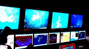Las imágenes captadas por el robot eran vistas por los científicos en la sala de control del buque. El Prof. Rogers espera obtener fondos para una nueva expedición dirigida a explorar en mayor detalle la vida en torno a las fuentes hidrotermales cercanas a la Antártida. 