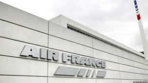 Este edificio de Air France está hecho con concreto capaz de limpiarse por si sólo. 