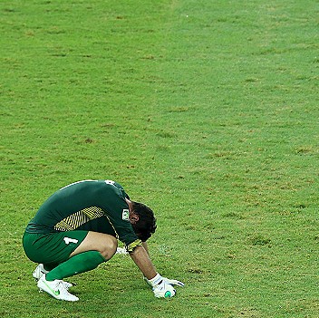 El portero Mickael Roche, de Tahití, vivió una jornada devastadora.