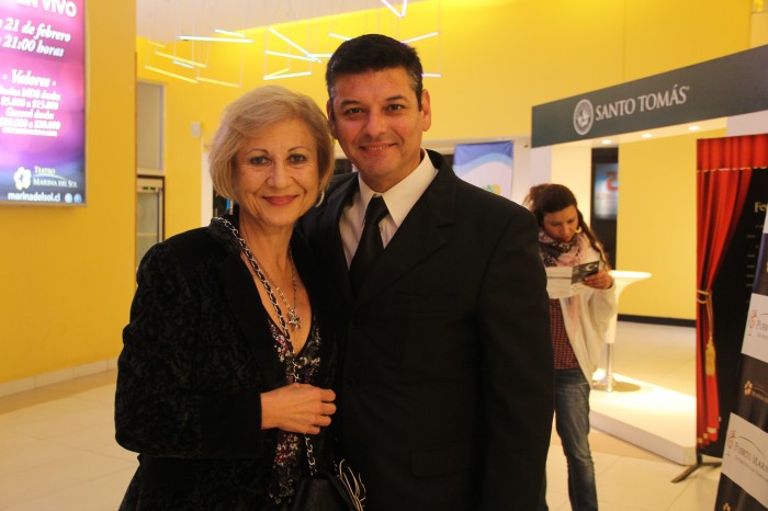 Actores invitados Teresa Reyes y Carlos Embry