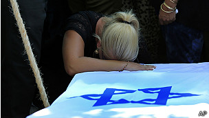 53 miembros de las Fuerzas de Defensa de Israel han muerto, así como dos civiles israelíes.