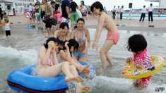 Bañarse en el mar después del 31 de agosto es como cruzar la calle con luz roja para los japoneses.