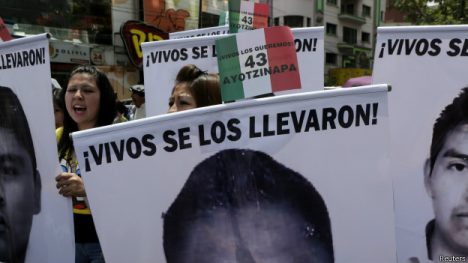 A lo largo del jueves, se llevaron a cabo marchas de apoyo en diferentes ciudades. Esta imagen se tomó en La Paz (Bolivia).