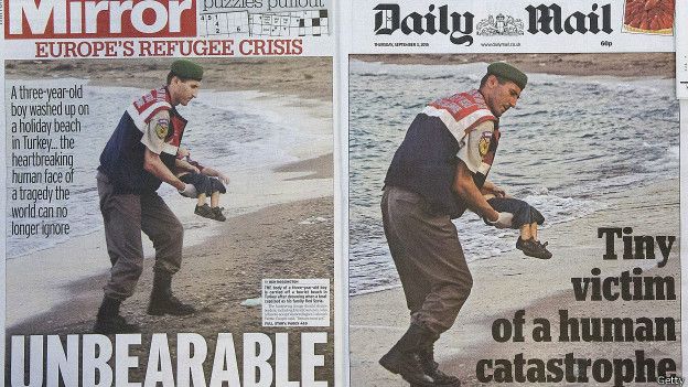Muchos medios de comunicación como la BBC se inclinaron por no publicar la foto donde se aprecia a Alan completamente, sino cuando su cuerpo es rescatado.