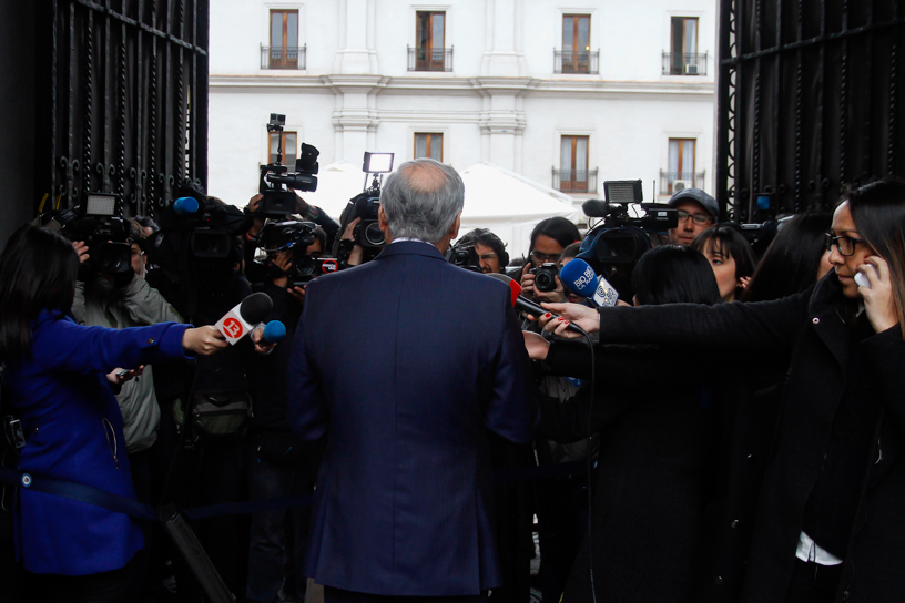24 de Septiembre del 2015/SANTIAGO El Ministro de Relaciones Exterior Heraldo Muñoz, conversa con la prensa  minutos antes de la lectura del fallo del tribunal. FOTO: RODRIGO SÁENZ/AGENCIAUNO.