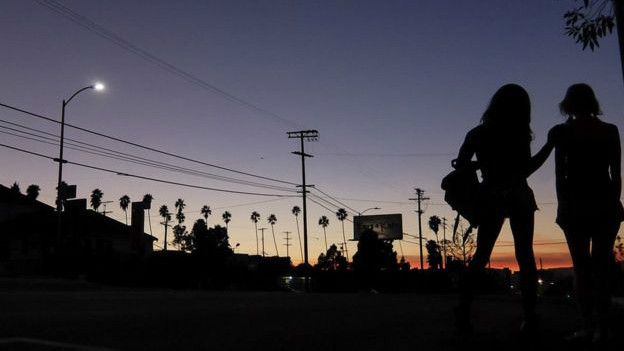 Las imágenes de "Tangerine" fueron tratadas en postproducción para darles un brillo cinematográfico vívido.