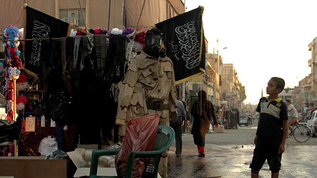 Raqa es la capital de facto del califato que proclamó EI en junio de 2014, un territorio que comprende partes del sur de Irak y del norte de Siria.
