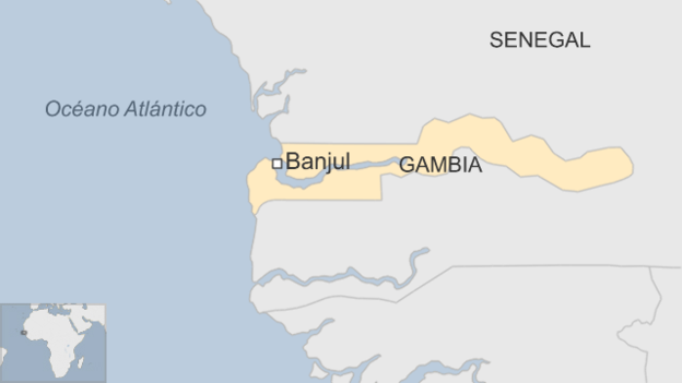 Gambia logró su independencia del Reino Unido en 1965. Está rodeada por Senegal, con quien formó una confederación llamada Senegambia entre 1982 y 1989.