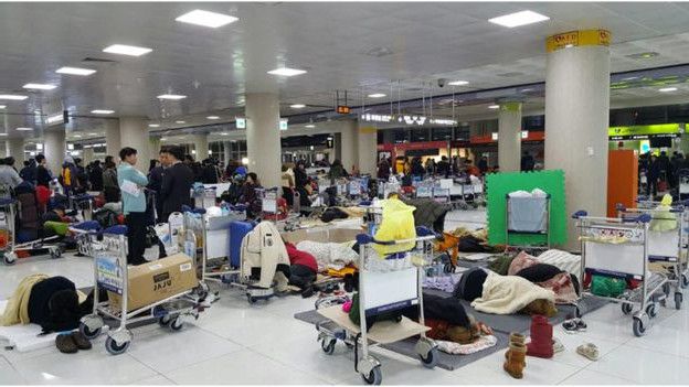 En Jeju, Corea del Sur miles de turistas quedaron varados.