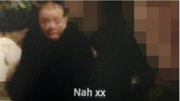 Este fue el selfie que subió una de las asesinas a Snapchat y que muestra Angela Wrightson con marcas en la cara. La imagen de la niña ha sido pixelada por razones legales.