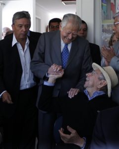 01 de Abril de 2011  El ex Presidente, Patricio Aylwin (C), junto a Carlos Altamirano (D) y el Senador PS, Carlos Ominami (I), participan en la inauguración de la nueva casa de la Fundación Chile 21.  Foto: MARCELO SEGURA/AGENCIAUNO