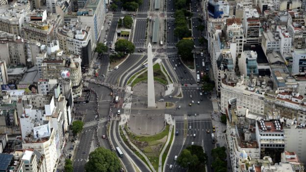 Viajar por Buenos Aires en autobús se volvió el doble más caro de un día para otro.