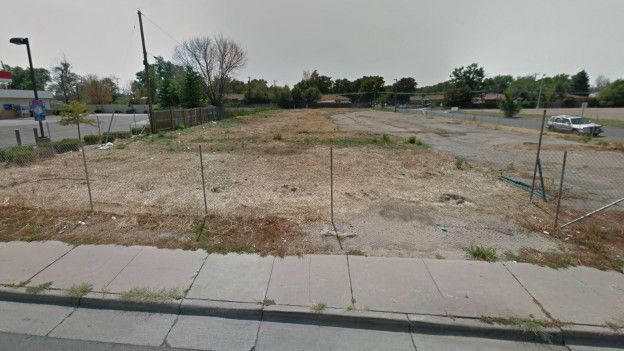El lugar donde se encontraba el Manor House Motel en Aurora, cerca de la ciudad de Denver, es actualmente un descampado.