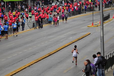 3 de Abril de 2016 / SANTIAGO Se realiza una nueva versión de la Maraton de Santiago, donde participan más de 28 mil personas. FOTO: SEBASTIAN BELTRAN GAETE / AGENCIAUNO