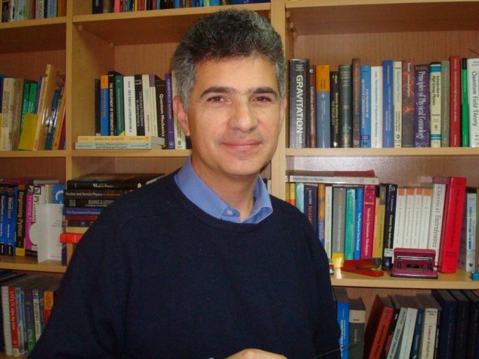 El científico Claudio Dib.
