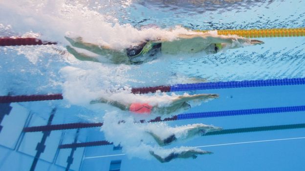 El australiano Mack Horton y el chino Sun Yang durante la final de la competencia de 400 metros.