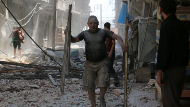 Los bombardeos son parte de la vida cotidiana en Alepo.