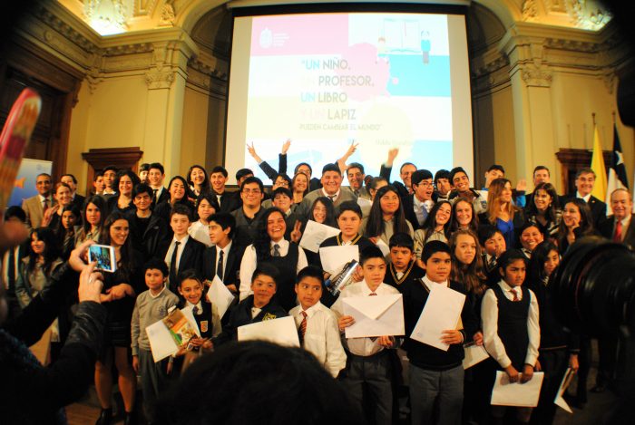 Jovenes premiados en el concurso de Literatura organizado por la Biblioteca Escolar Futuro 