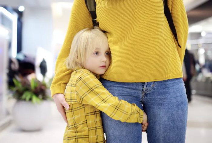 Podemos ayudar a un niños tímidos a salir de su cascarón