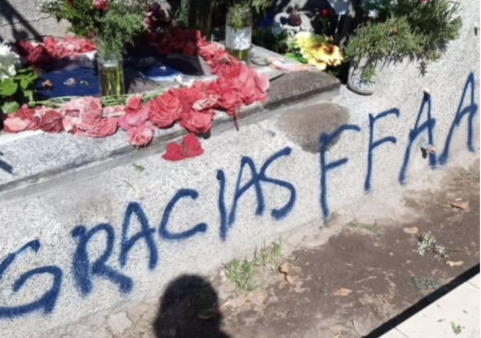 Fundación Víctor Jara denuncia vandalización de tumba del trovador