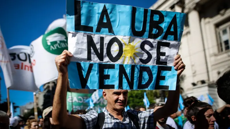 La emblemática Universidad de Buenos Aires, foco del conflicto con el gobierno de Milei