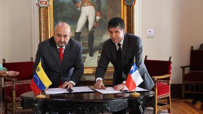 Contraloría da portazo a la oposición: convenio entre Chile y Venezuela es jurídicamente válido