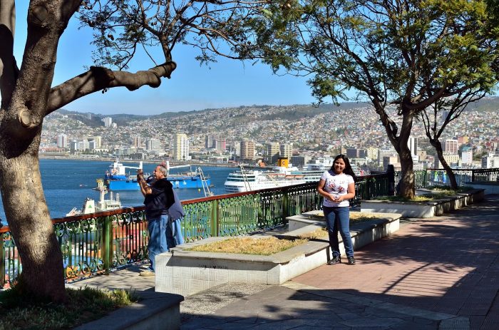 Paseo 21 de Mayo: Panoramas y alojamiento en un clásico del Cerro Artillería en Valparaíso 