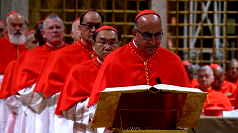 Fernando Chomali en el Conclave al interior de la capilla Sixtina