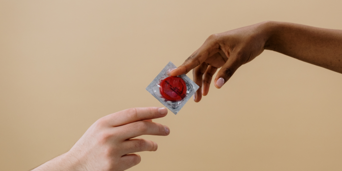 Vacaciones y cuidados: cómo prevenir las infecciones de transmisión sexual