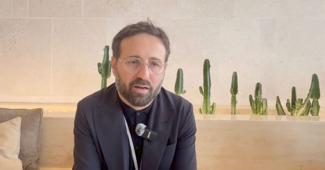 Director Art Basel Qatar: "El arte puede orientarnos hacia nuevas formas de pensamiento"