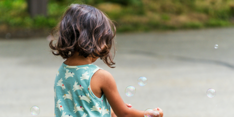 Ciudades para la infancia: claves para planificar barrios más amigables con niños y niñas