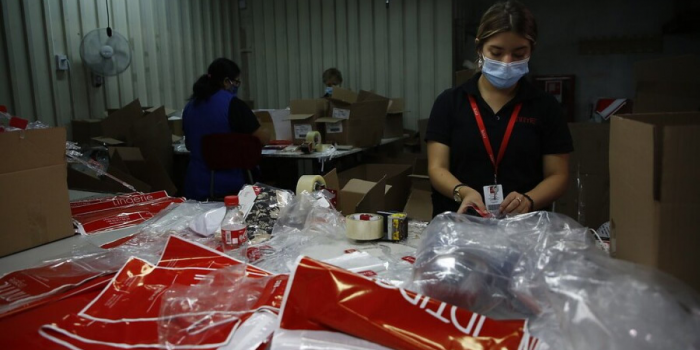 Mujeres del decil más pobre: caen sus ingresos laborales y aumenta la precariedad