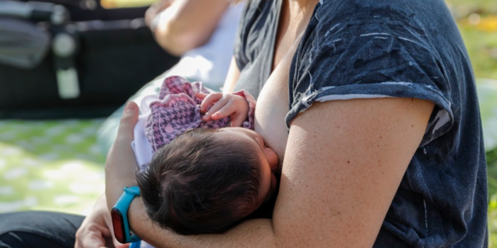 Una tesis pionera analiza la lactancia y la violencia obstétrica en madres encarceladas en España