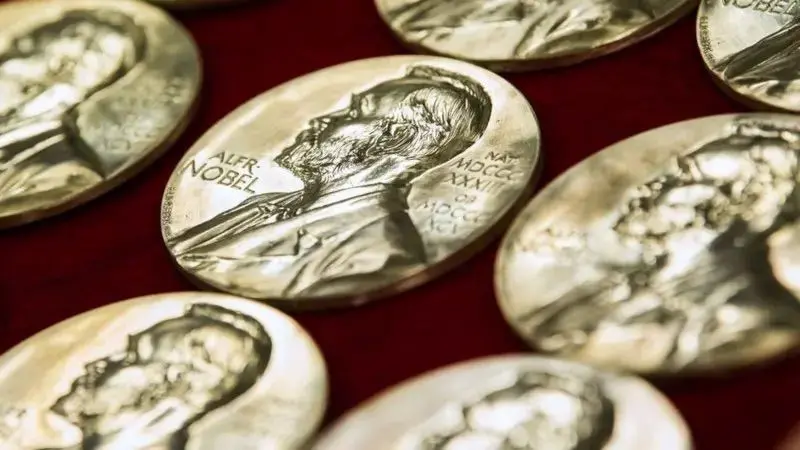 "Las bases económicas del premio Nobel se sentaron en 1895, cuando Alfred Nobel firmó su último testamento", se explica en la web de los premios.