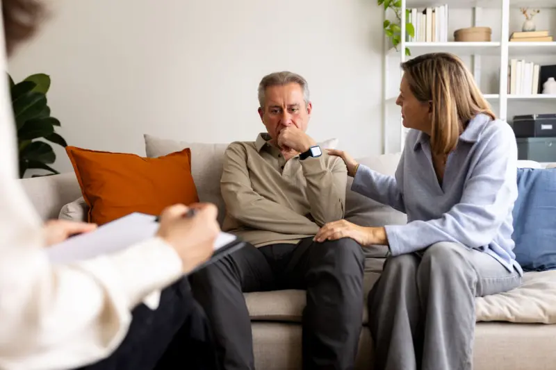 La ayuda de un terapeuta puede ser la clave para convertir las discusiones de problemáticas en constructivas.
