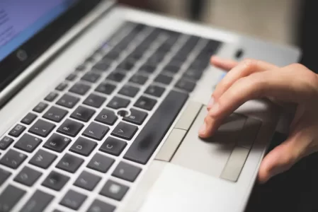 Las autoridades han pedido a las organizaciones, empresas y personas que se aseguren que sus páginas web utilicen la última versión de PHP.