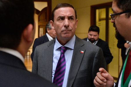 Tras críticas de oposición y oficialismo, Gobierno retrocede y suspende rebajas de condenas