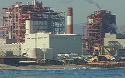 Acusan a AES Gener de evadir normativa ambiental para reconvertir termoeléctrica en planta desalinizadora en Quintero sin Estudio de Impacto Ambiental