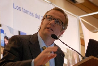 Felipe Kast dice que la UDI no tendrá candidato presidencial y pide no volver al «gobierno de los gerentes»