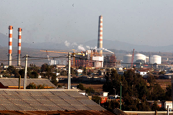 Ministerio de Medio Ambiente hunde a Puchuncaví: secretaría de Estado altera niveles de emisión de contaminantes y beneficia a empresas