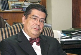 Luis Riveros, Gran Maestro de la Masonería chilena, sale a responder dichos de ex jueza Pérez sobre Guillier