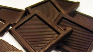 Jamás guarde el chocolate en el refrigerador: absorberá olores y se manchará por la humedad