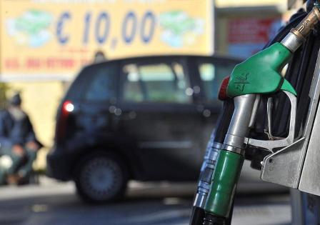 Gasolinas de todos los octanajes suben más de ocho pesos en promedio este jueves