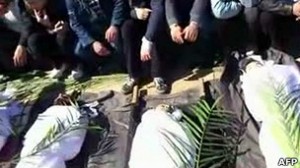 Diversas tomas de los fallecidos en el distrito de Khalidieh, en Homs, fueron dadas a conocer a través de YouTube.