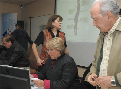 Consideran «impertinente» petición de imputar a Bachelet por tsunami de 2010