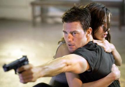 Tom Cruise recibe su primer Óscar en los Governors Awards y promete defender el cine