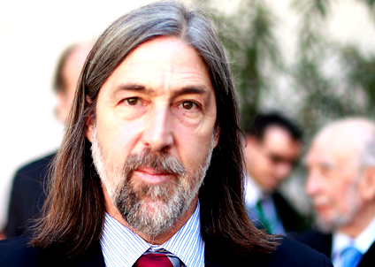 «Chile requiere algún grado de ruptura institucional para que mande la mayoría»