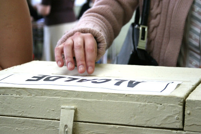 Revelan intención de voto para alcaldías de Talca y Curicó