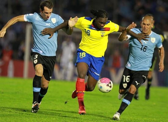 Uruguay rescata empate y Ecuador se mantiene a la cabeza de la tabla clasificatoria para el Mundial de Brasil